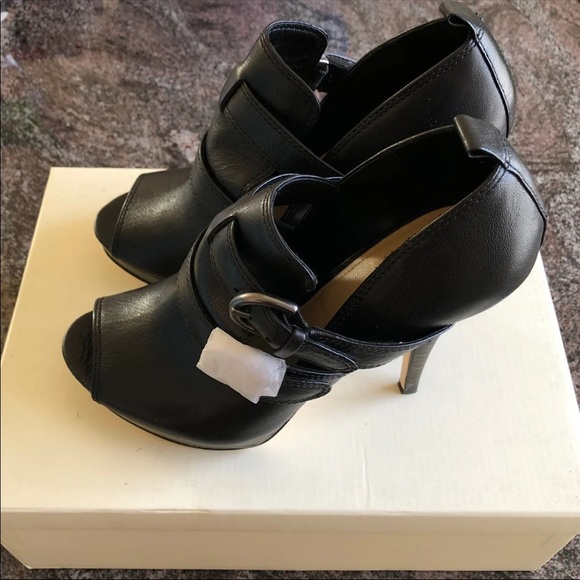 NIB COACH LEATHER HEELS - Picture 1 of 6